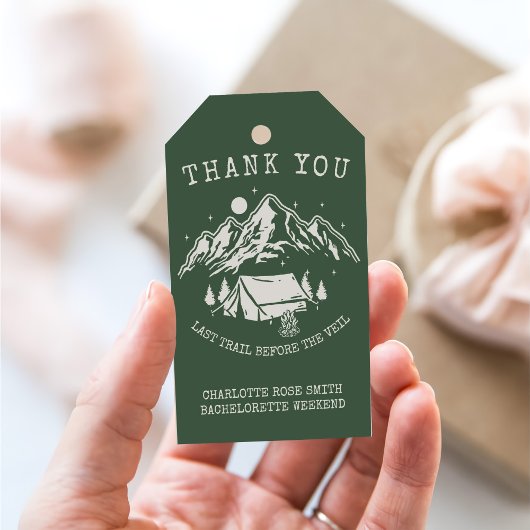 Moderne Eenvoudige Camping Weekend Meisjesuitje Cadeaulabel