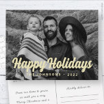 Moderne Eenvoudige cursieve scriptbrochure Foto Feestdagenkaart<br><div class="desc">Het ontwerp bestaat uit een eenvoudige speelse cursieve typografie. Voeg de naam,  het jaar en het aangepaste bericht van uw familie toe. Hier te vinden op: http://www.zazzle.com/store/selectpartysupplies</div>