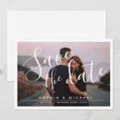 Moderne eenvoudige elegante scriptfoto slaat de da save the date (Voorkant / Achterkant)