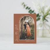 Moderne eenvoudige elegante verbrand Sinaasappel b Aankondigingskaart (Staand voorkant)