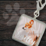 Moderne, eenvoudige foto met elegante grafische fo charm<br><div class="desc">Dit eenvoudige en klassieke ontwerp is samengesteld uit serif typografie en voegt een douanefoto van uw huisdier toe.</div>