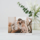 Moderne Eenvoudige Foto Opslaan van de Datum Brief Aankondigingskaart (Staand voorkant)