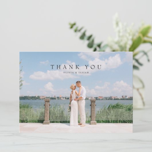 Moderne Eenvoudige Foto Trouwkaart Dank u een opme Bedankkaart (Staand voorkant)