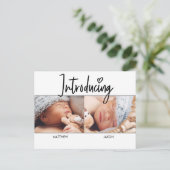 Moderne Eenvoudige foto van scripttweetjes Aankondigingskaart (Staand voorkant)