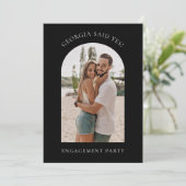 Moderne eenvoudige foto verlovingsfeest feestdagenkaart (Staand voorkant)