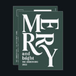 Moderne, eenvoudige, groene kerst feestdagenkaart<br><div class="desc">Moderne,  minimale traditionele retro  grafische typografie groen kerst kerstfeestkaartje. Een deel van een stoutmoedig feestelijk collectie.</div>