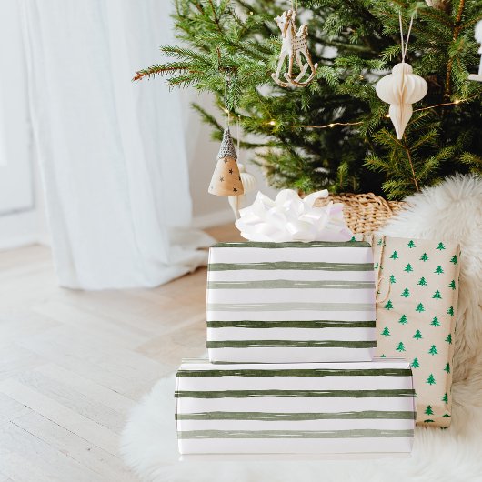 Moderne eenvoudige groene strepes kerst cadeaupapier