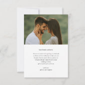 Moderne eenvoudige huwelijksfoto met script save the date (Achterkant)