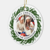 Moderne Eenvoudige Kerstkrans Familiefoto Keramisch Ornament (Links)