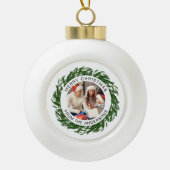 Moderne Eenvoudige Kerstkrans Familiefoto Keramische Bal Ornament (Voorkant)