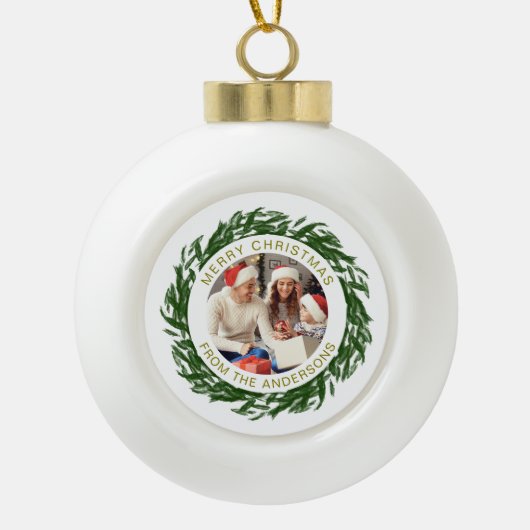 Moderne Eenvoudige Kerstkrans Familiefoto Keramische Bal Ornament (Voorkant)