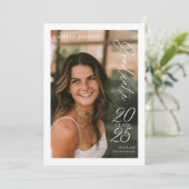 Moderne Eenvoudige Klas 2025 Afstudeer Uitnodiging (Staand voorkant)