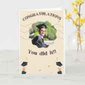 Moderne Eenvoudige klasse van 2023 Graduation Part Kaart (Gele Bloem)