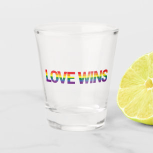 Moderne, eenvoudige, kleurrijke, levendige liefdes shot glas