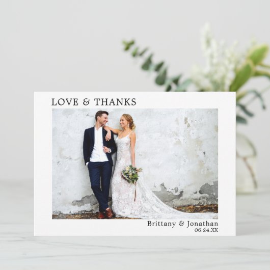 Moderne, eenvoudige liefde en Bedankt bruiloft (Staand voorkant)