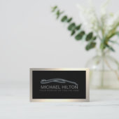 Moderne, eenvoudige luxe, krachtige auto met goude visitekaartje (Staand voorkant)