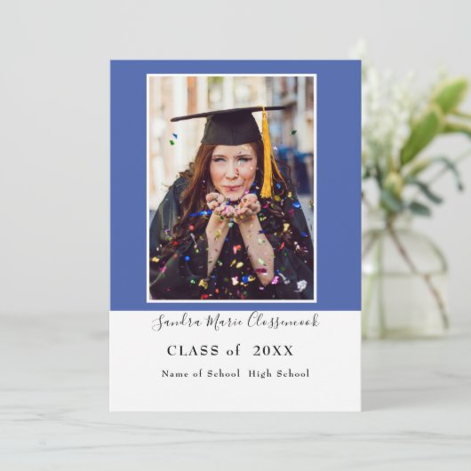 Moderne, eenvoudige, minimale blauwe Afstuderen Aankondiging (Staand voorkant)
