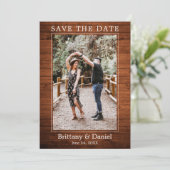 Moderne, eenvoudige, minimale houtenfoto save the date (Staand voorkant)
