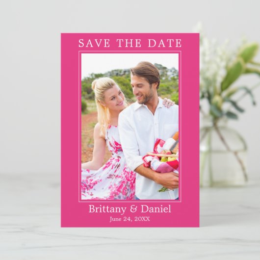 Moderne Eenvoudige Minimalistische Foto Hot Pink Save The Date (Staand voorkant)
