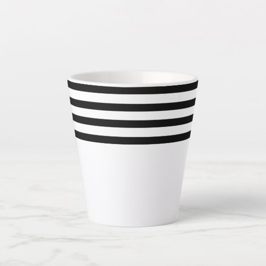 Moderne eenvoudige minimalistische zwart-witte str latte mok (Voorkant)