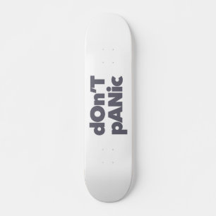 Moderne, eenvoudige, moedige, coole afbeelding van persoonlijk skateboard