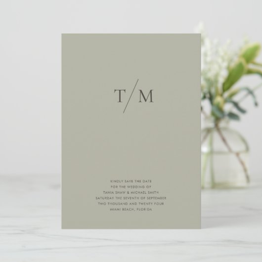 Moderne eenvoudige monogram Sage Mix & Match Wedde Save The Date (Staand voorkant)