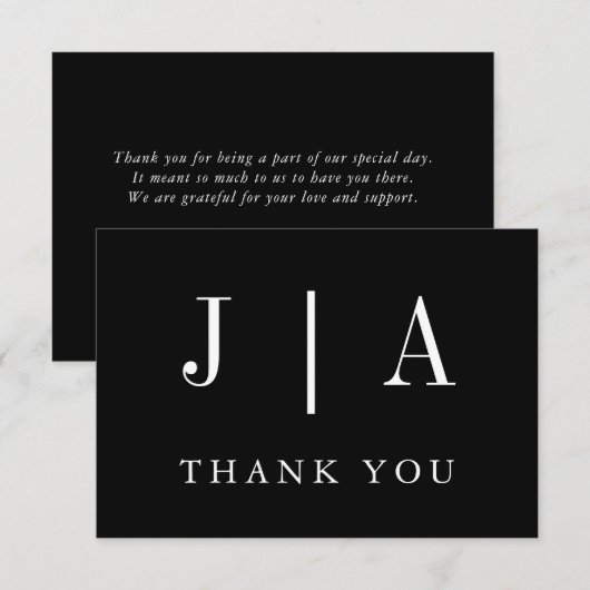 Moderne eenvoudige monogram zwart-witbruiloft bedankkaart (Voorkant / Achterkant)