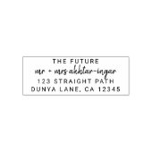 Moderne Eenvoudige Mr & Mrs Script Naam Retouradre Zelfinktende Stempel (Design)