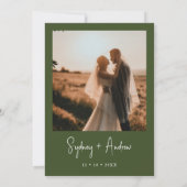 Moderne Eenvoudige Olijfgroene Fotobruiloft Kaart (Achterkant)