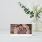 Moderne eenvoudige pasgeboren fotografie visitekaartje (Staand voorkant)