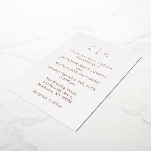 Moderne eenvoudige Rozen gouden en witte monogram  Folie Uitnodiging (Gedraaid)