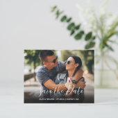 Moderne Eenvoudige Save the Date Script Foto Briefkaart (Staand voorkant)