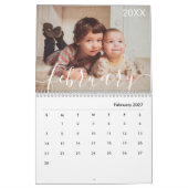 Moderne eenvoudige speelse script aangepaste famil kalender (Feb 2027)