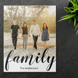 Moderne eenvoudige typografie Custom Family Photo Legpuzzel<br><div class="desc">Transformeer uw gekoesterde gezinsmomenten in een onderhoudende en boeiende activiteit met onze Modern Simple Typography Custom Family Photo Jigsaw Puzzle. Deze gepersonaliseerde puzzel is ideaal voor familiespelavonden en is ontworpen om uw geliefden verbonden en vermaakt te houden. Met een strakke en strakke typografische lay-out combineert deze puzzel hedendaags design met...</div>