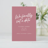 Moderne Eenvoudige We Hebben Eindelijk Een Datum H Save The Date (Staand voorkant)