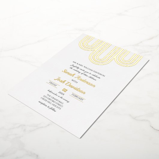 Moderne eenvoudige witte en gouden bruiloft folie uitnodiging (Gedraaid)