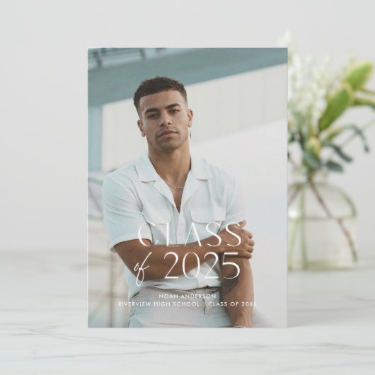 Moderne Eenvoudige Witte Foto Afstudeerfeest Kaart (Staand voorkant)