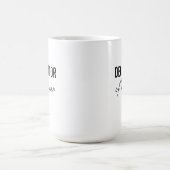 Moderne Eenvoudige Zwarte en Witte Script Decorate Koffiemok (Center)