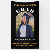 Moderne Eenvoudige Zwarte Gefeliciteerd Afgestudee Spandoek (Verticaal)