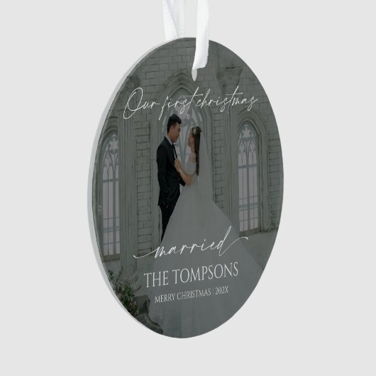 Moderne eerste kerst getrouwde foto Ornament (voorkant)