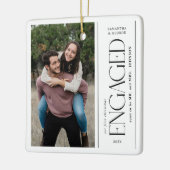 Moderne Eerste Kerstdag Verloving Koppels Foto Keramisch Ornament (Links)