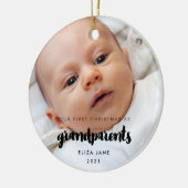 Moderne Eerste Kerstmis als grootouders Keramisch Ornament (Links)