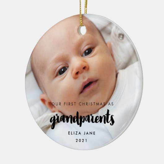 Moderne Eerste Kerstmis als grootouders Keramisch Ornament (Links)