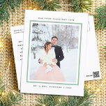 Moderne Eerste Kerstmis, Mr. en Mrs. Foto Feestdagenkaart<br><div class="desc">Eenvoudig en modern met een van uw favoriete foto als briefkaart voor de eerste kerstvakantie van de heer en mevrouw.</div>
