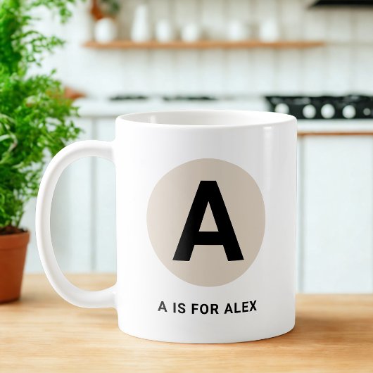 Moderne eerste mok – “A is voor [Naam]” ontwerp
