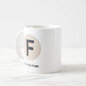 Moderne eerste mok – “F is voor [naam]” ontwerp (Voorkant links)