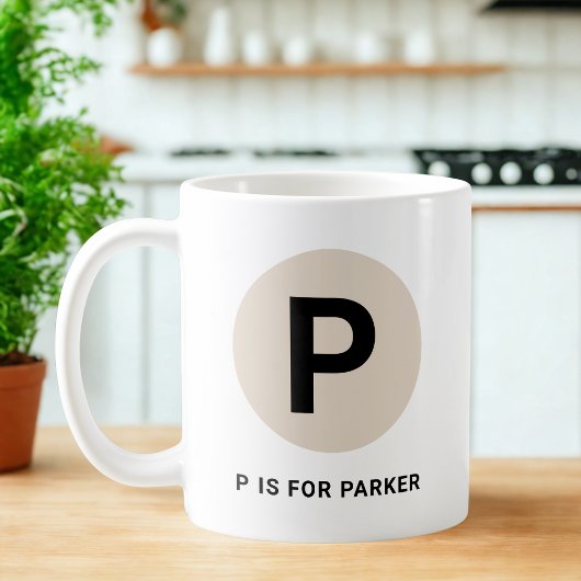 Moderne eerste mok – “P is voor [Naam]” ontwerp