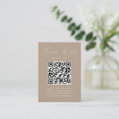 Moderne Elegance Taupe QR Code RSVP Informatiekaartje (Staand voorkant)