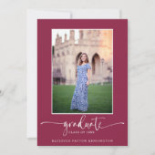 Moderne Elegant Burgundy Script Afstuderen Foto Aankondiging (Voorkant)