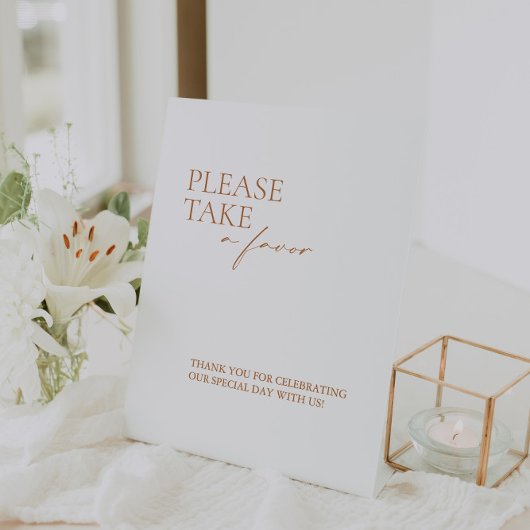 Moderne Elegant Calligraphy White Favors Reclamebord Met Voetstuk